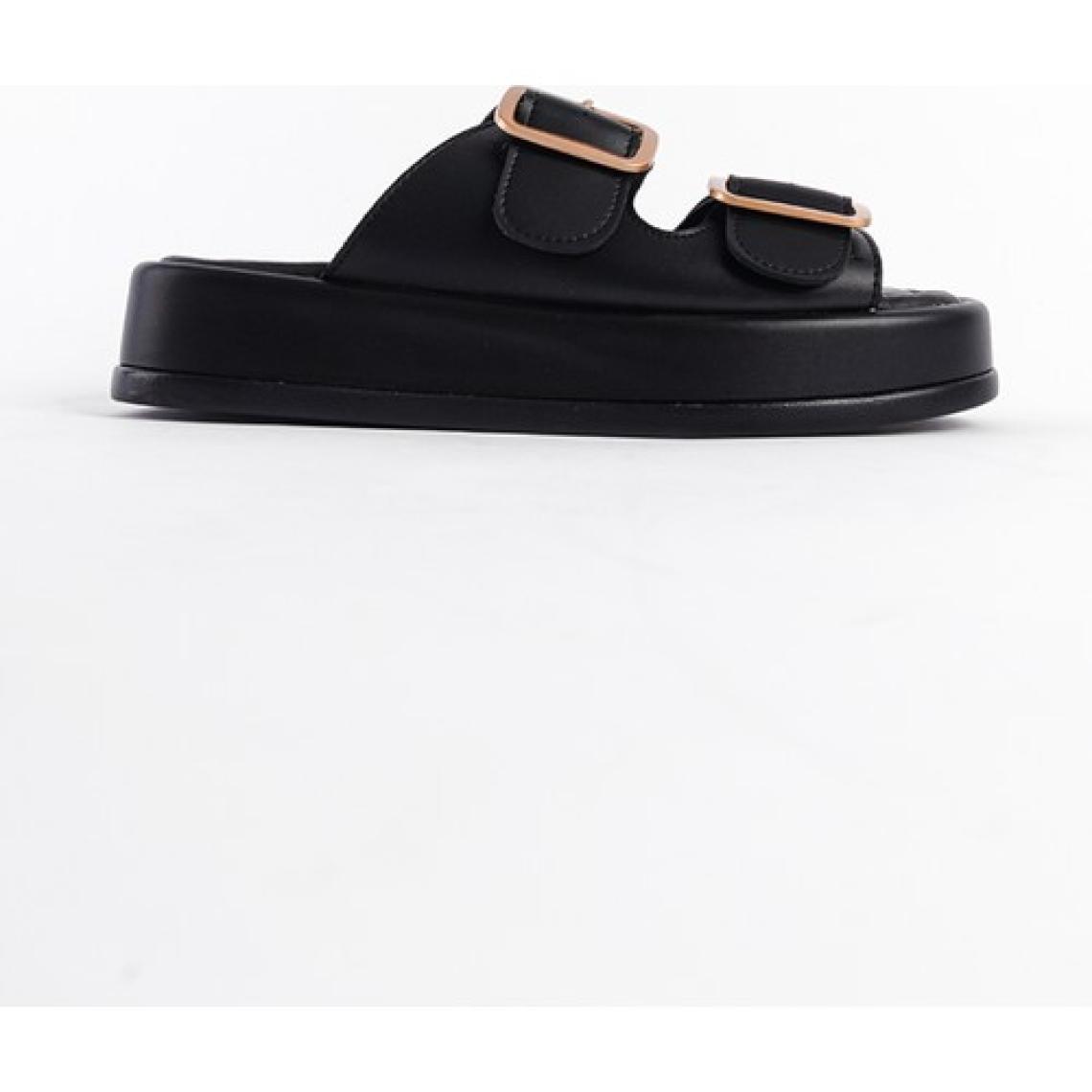 Capone Outfitters Dolgu Topuklu Çift Bantlı Tokalı Kadın Terlik