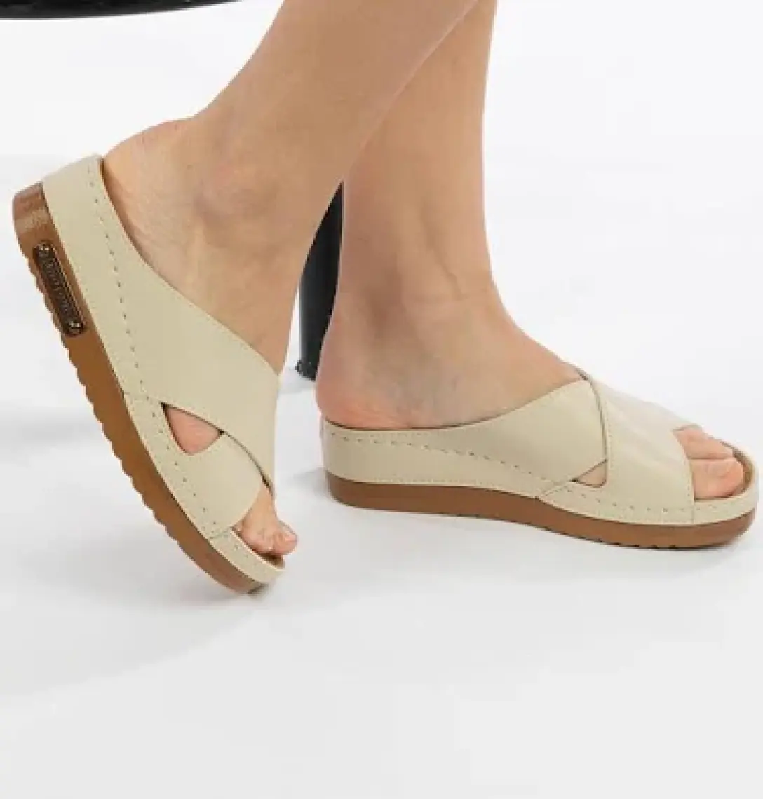 Roy Jones Kadın Ortopedik Anatomik Tabanlı Konfor Modeli Şık Rahat Günlük Topuklu Dışarı & Ev Içi Terliği