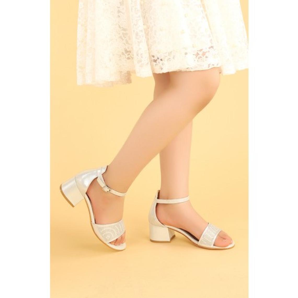 Kiko 765 Vakko Günlük Kız Çocuk 3 cm Topuk Sandalet Ayakkabı