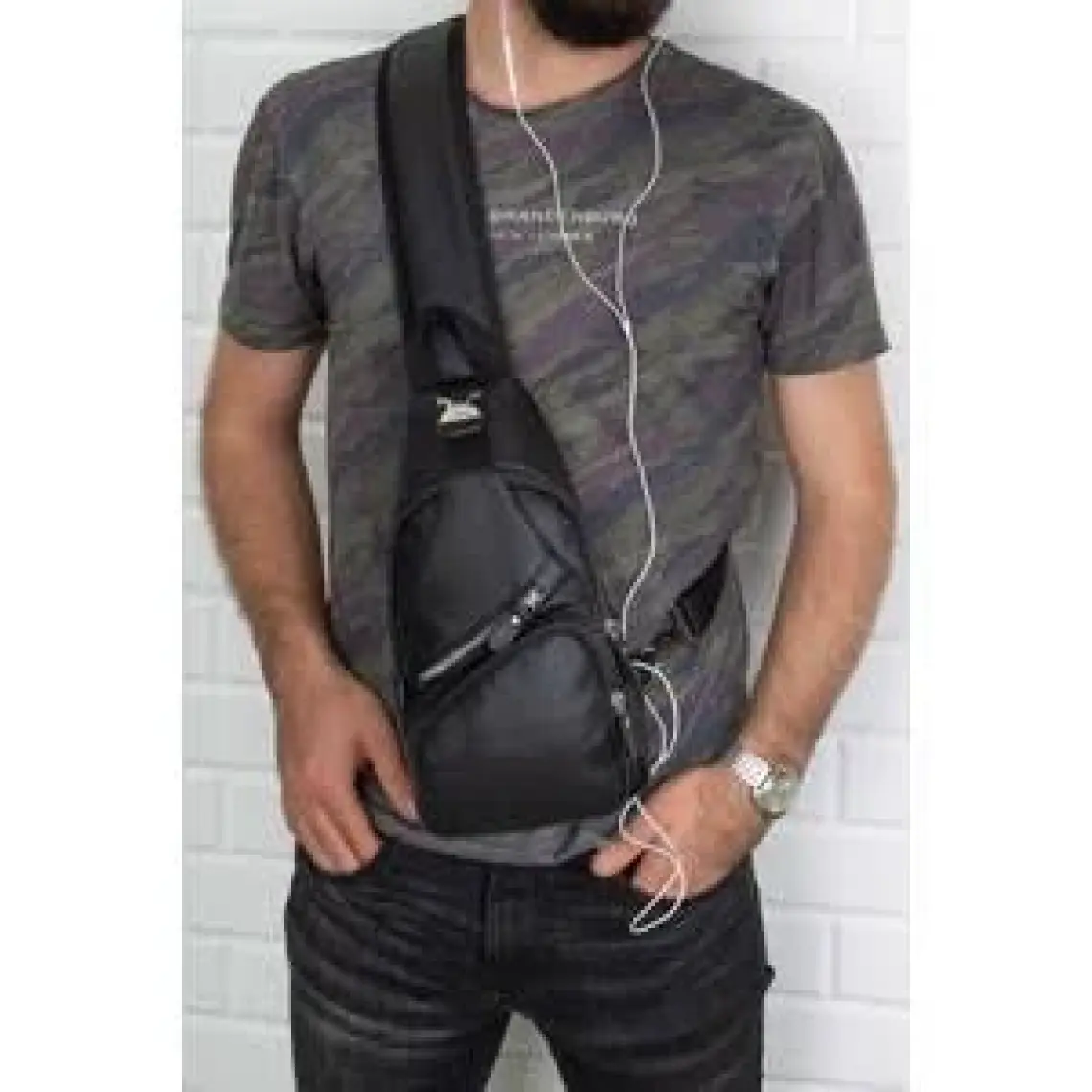 Torz Yıkama Deri Göğüs Çantası Kulaklık ve Şarj Çıkışlı Tek Kol Çarpraz Mini Sırt Çanta Bodybag