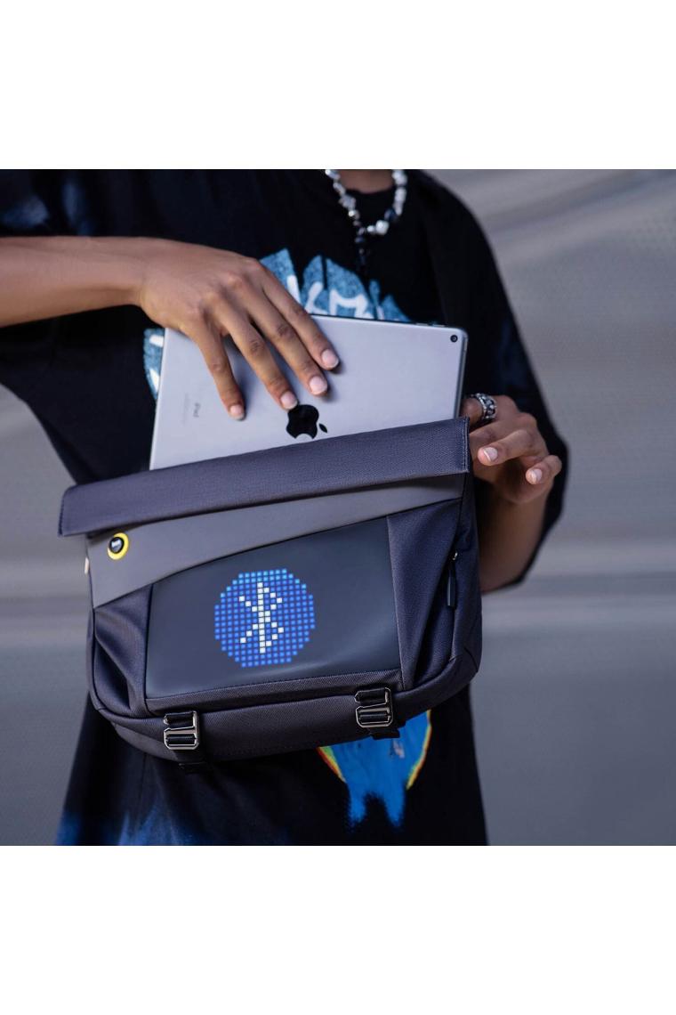 Divoom Pixoo Slingbag-V 16X16 Piksel LED Ekranlı Postacı Çantası