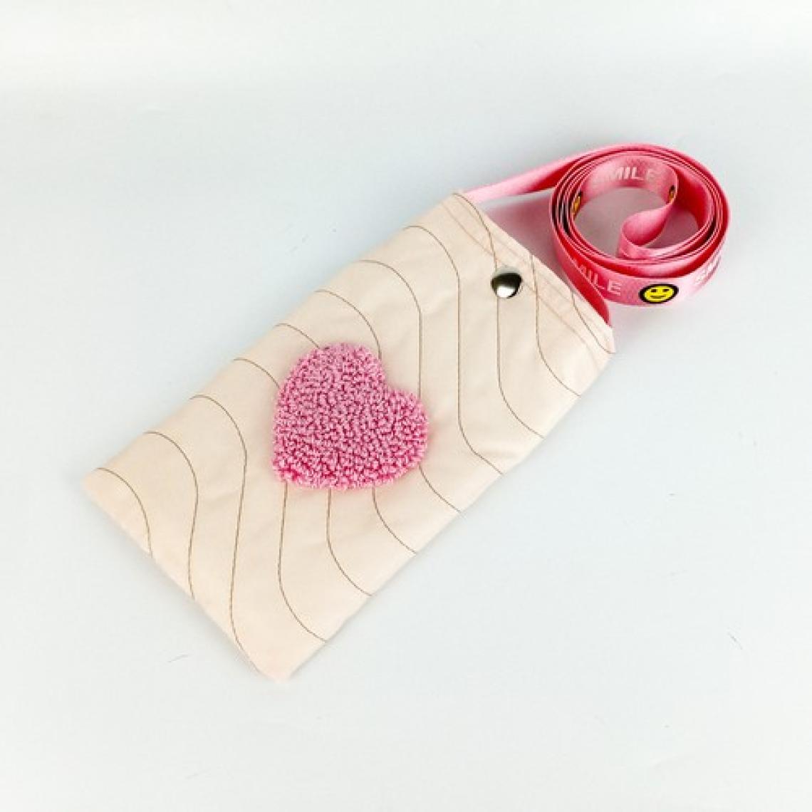 Woody Cord El Yapımı Punch Işlemeli Kadın Telefon Çantası - Kalp