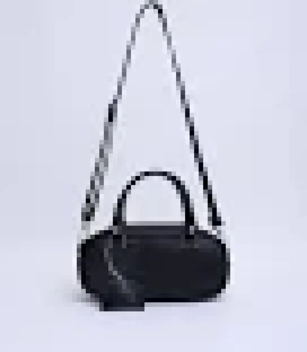 SHAKA Siyah SHK207 Suni Deri Charm Detaylı Fermuarlı Ayarlanabilir Askılı El, Kol ve Omuz Çantası U:14 E:24 G:8 cm