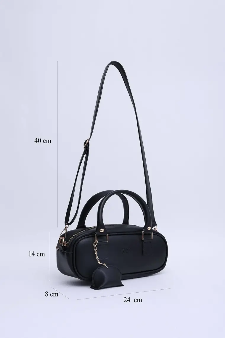 SHAKA Siyah SHK207 Suni Deri Charm Detaylı Fermuarlı Ayarlanabilir Askılı El, Kol ve Omuz Çantası U:14 E:24 G:8 cm