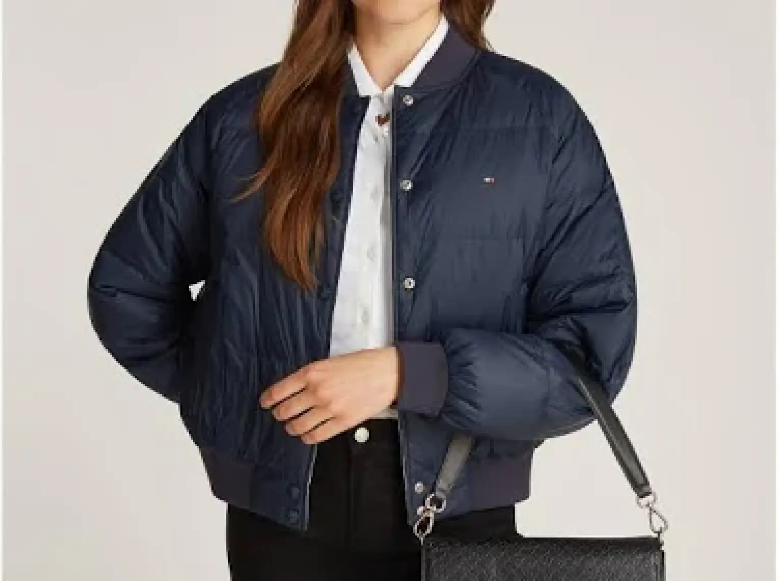 Tommy Hilfiger Kadın Siyah Monogram Kabartmalı Omuz Çantası