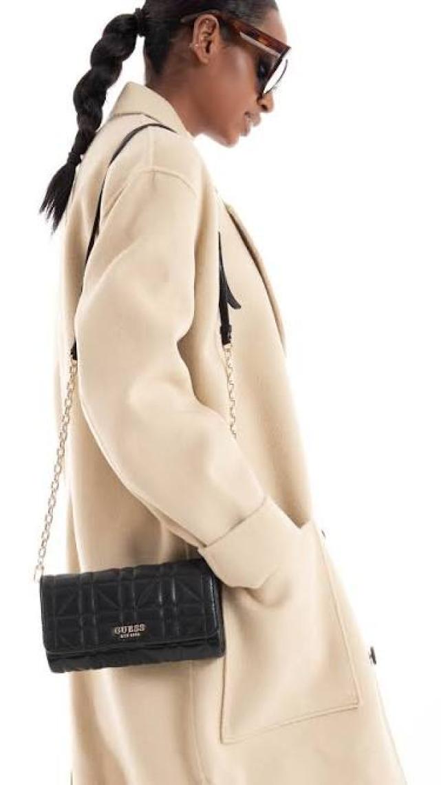 Guess Kadın Assia Sentetik Siyah Crossbody Çanta