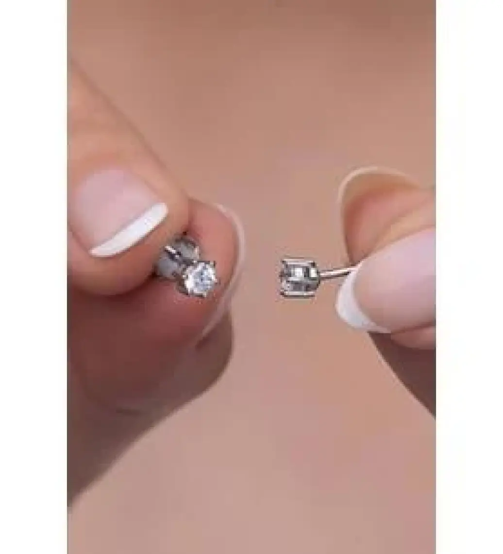 Nereze 925 Ayar Gümüş 6 Tırnaklı 3 mm Tektaş Küpe
