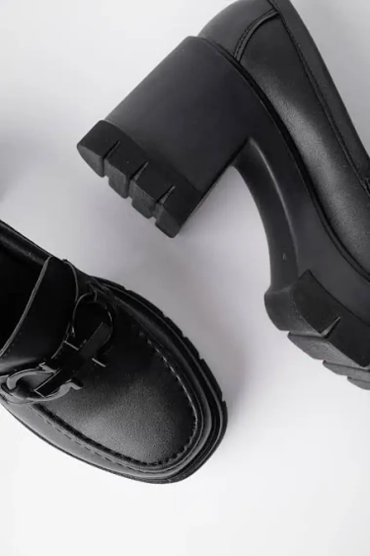 Muggo Valencia Garantili Kadın Kalın Topuklu Yuvarlak Burunlu Metal Tokalı Loafer Günlük Ayakkabı