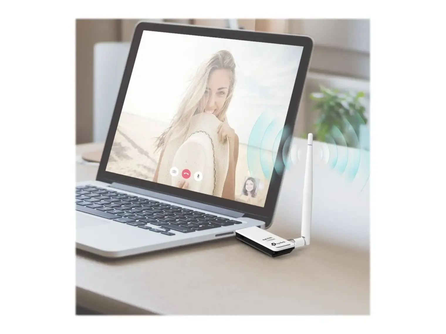 TP-Link TL-WN722N | Wi-Fi 4 USB Adaptör | 150 Mbps | 4dBi Anten ile Yüksek Çekim Gücü | WPS Butonu | Kolay Kurulum | Windows | macOS  & Linux Uyumlu