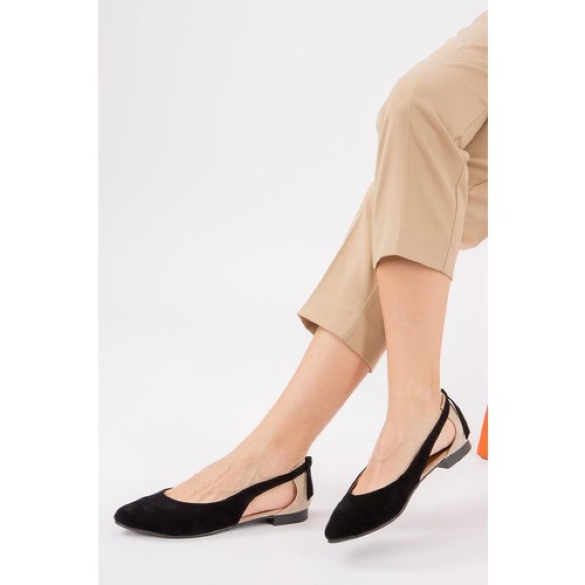 Fox Shoes SiyahTen Kadın Babet H726324002