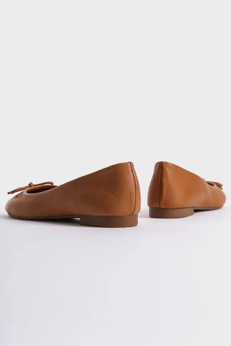 Capone Outfitters  Deri Fiyonklu Yuvarlak Burunlu Kadın Babet