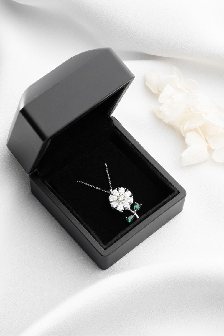 Silvano Jewelry 925 Ayar Gümüş Döner Tasarımlı Papatya Kolye – Zarif Kadın Takı ve Hediye Seçeneği