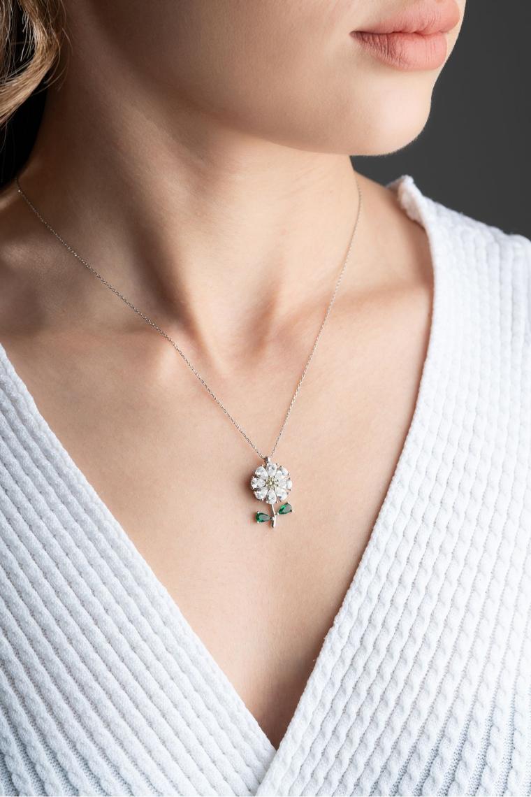 Silvano Jewelry 925 Ayar Gümüş Döner Tasarımlı Papatya Kolye – Zarif Kadın Takı ve Hediye Seçeneği