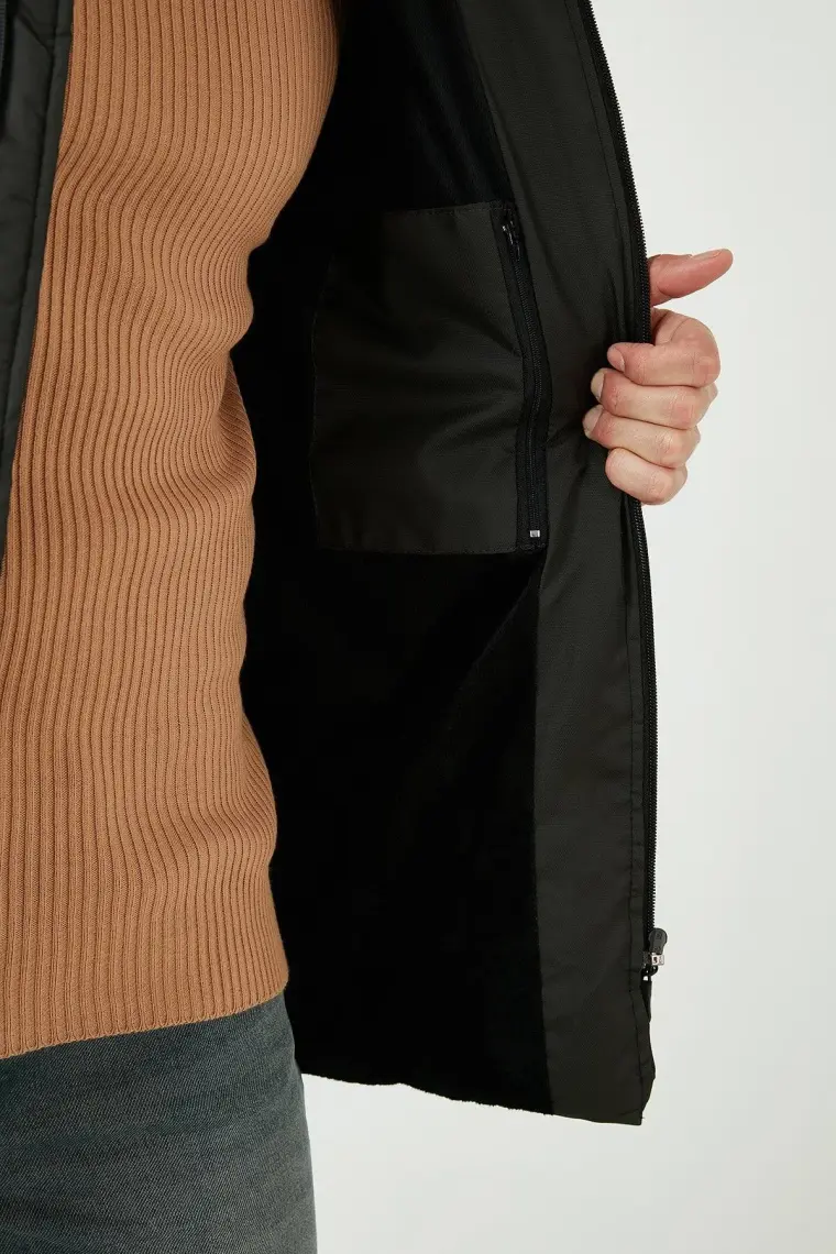 Buratti Kapüşonlu Suya ve Rüzgara Dayanıklı Soğuk Geçirmez Slim Fit Mont Erkek MONT 5717101