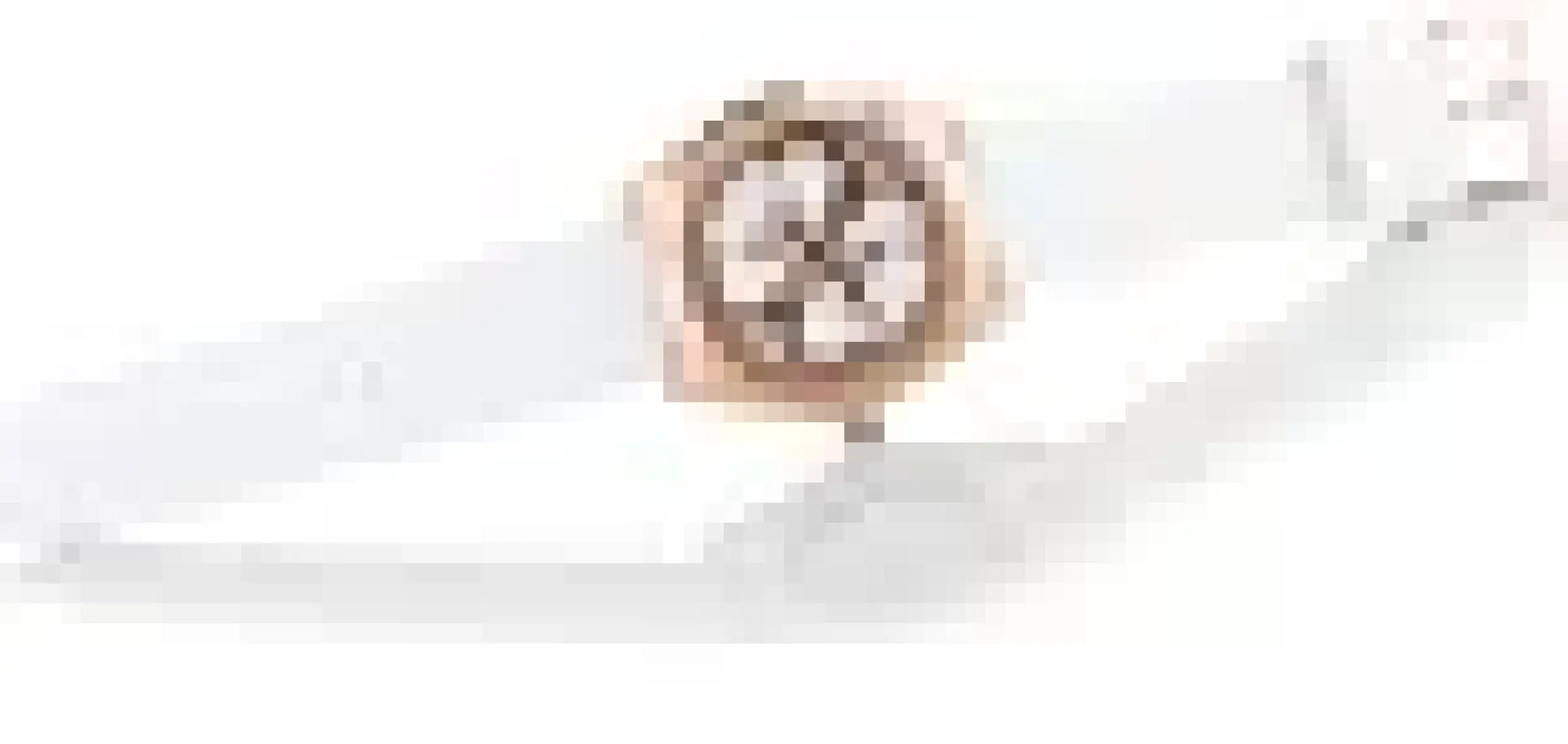 Guess Kadın Kol Saati - Şık Tasarım, Mineral Cam, Çelik Kasa, Silikon Kordon, 3 ATM Suya Dayanıklı