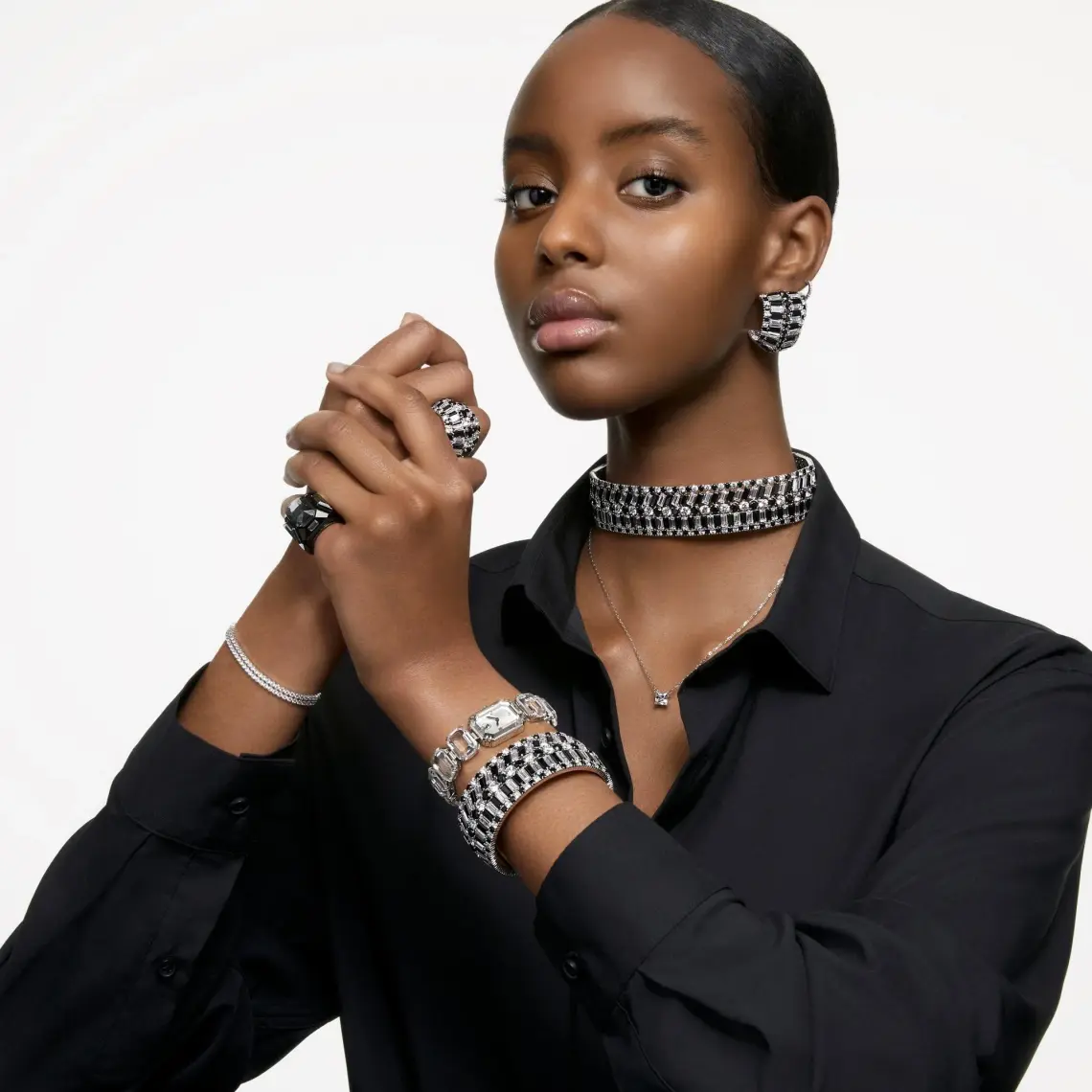 Swarovski Kadın Kol Saati - Şık Tasarım, Pilli Quartz Mekanizma, Çelik Kasa ve Metal Kordon, 5 ATM Suya Dayanıklılık