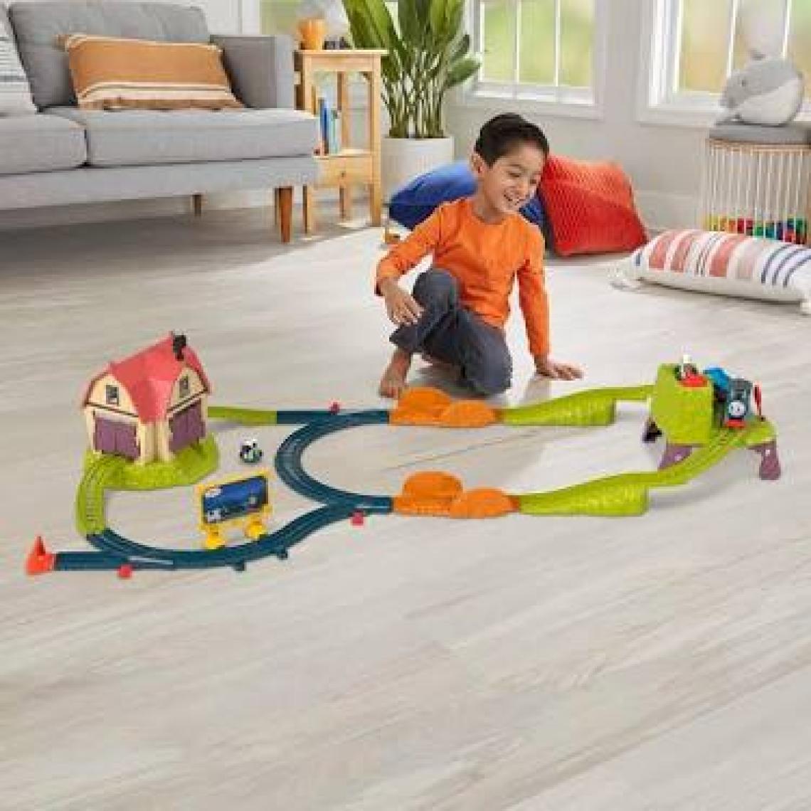 Thomas ve Arkadaşları Özel Çiftlik Oyun Seti, Motorlu Oyuncak Tren ve Ray Setiyle, 3 Yaş ve Üzeri Hhn46