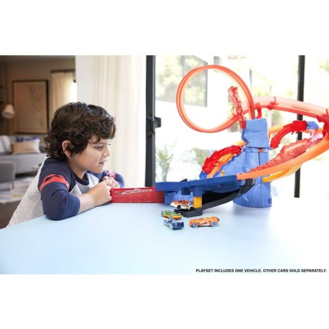 Hot Wheels Yanardağdan Kaçış Motorlu Pist Seti Ftd61