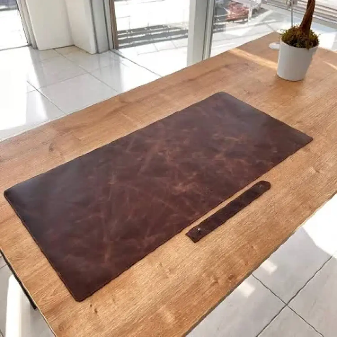 Hobart - Hakiki Deri Kahve Masa Matı | Deri Oyuncu Mouse Pad | Yazı Masası Altlığı 75x35 Cm
