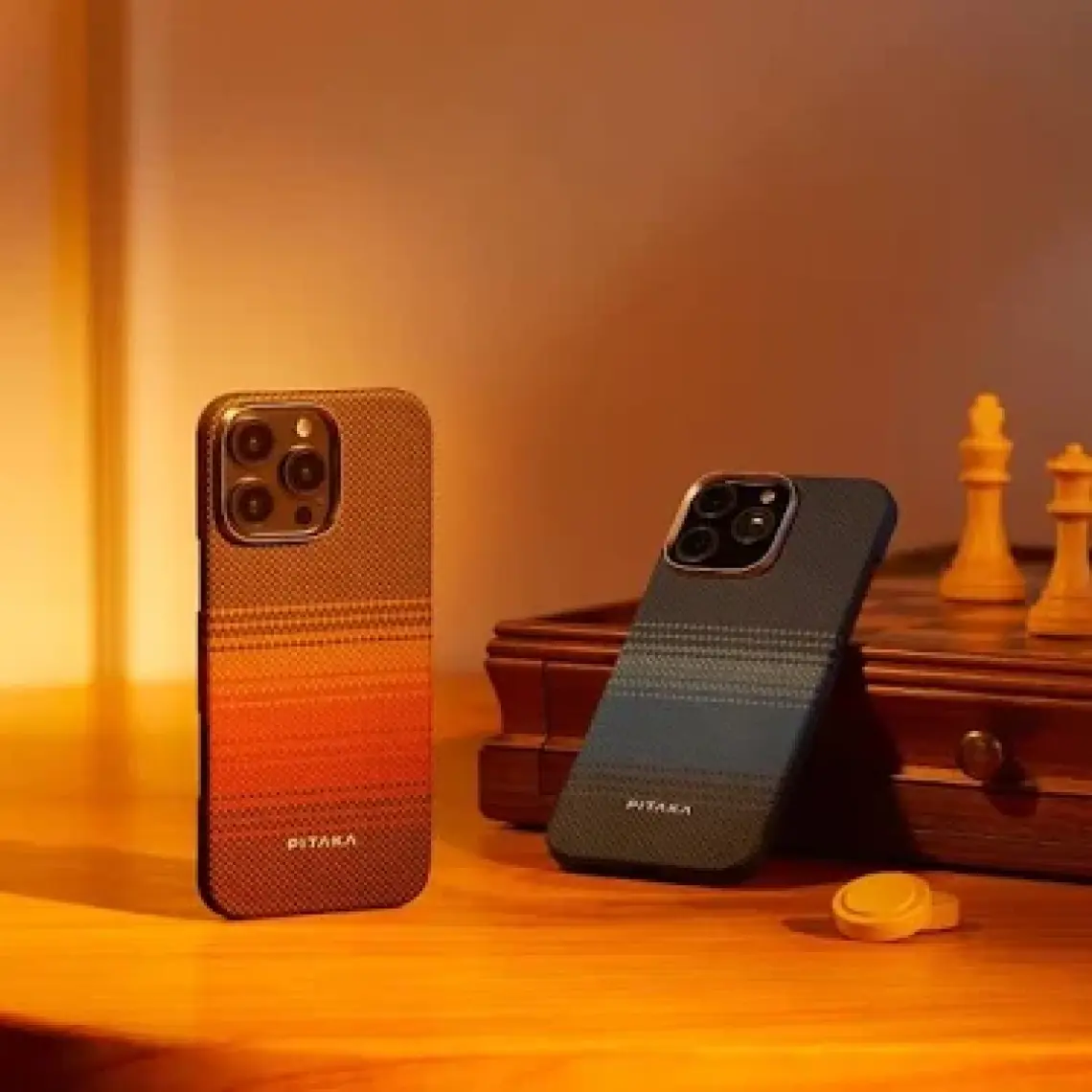 iPhone 16 Pro Telefon Kılıfı Magsafe Uyumlu Aramid Fiber Pitaka Sunset-Moonrise Serisi Kahve