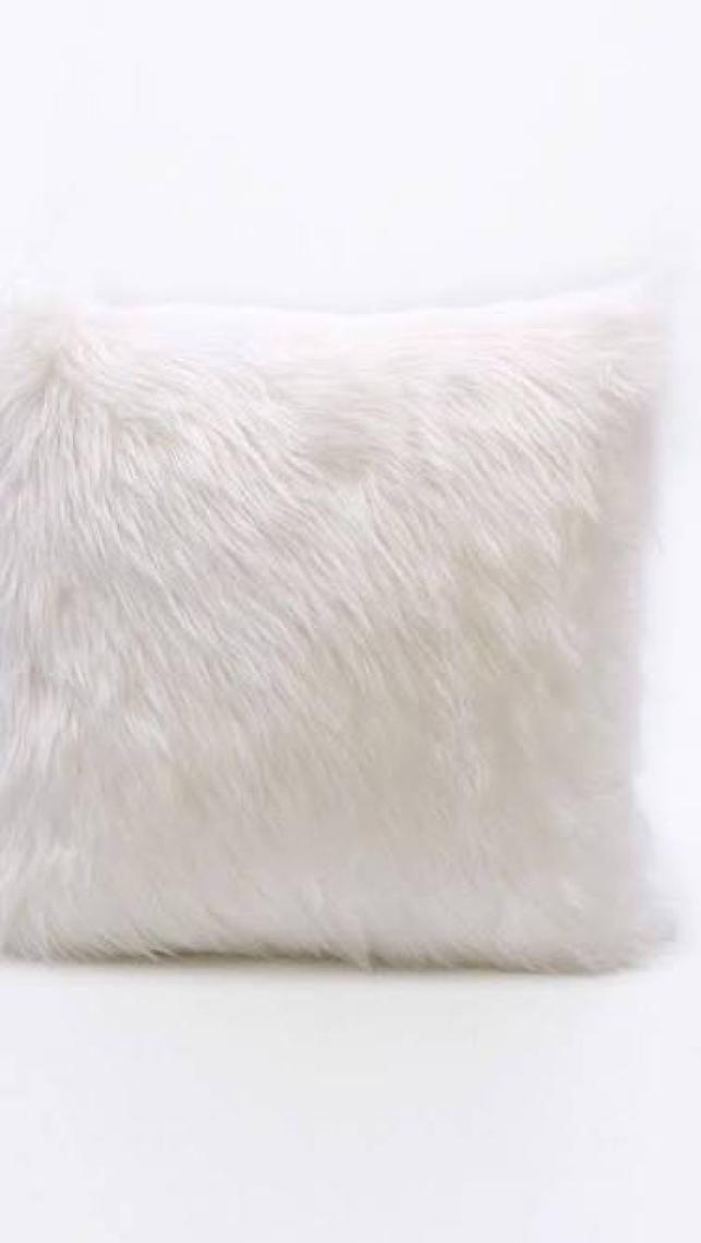 Cango Home Peluş Kırık Beyaz Renkli Yastık Kırlent Kılıfı Uzun Tüylü