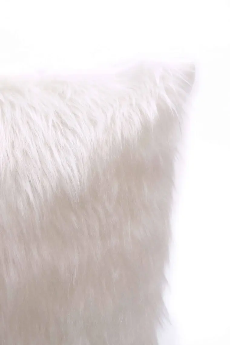 Cango Home Peluş Kırlent Kılıfı - Beyaz