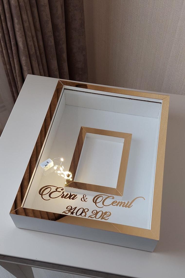 Verda Çerçeve 30X40 cm Yarı Beyaz-Gold Pleksi Gül Anı Çerçevesi! Fotoğraf Çerçevesi! Gül Anı Çerçevesi-Hkm TICARET30X40 cm Yarı Pleksi Gül Anı Çerçevesi! Fotoğraf Çerçevesi! Gül Anı Çerçevesi-Hkm Ticaret