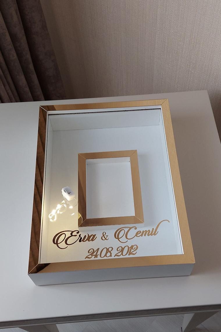Verda Çerçeve 30X40 cm Yarı Beyaz-Gold Pleksi Gül Anı Çerçevesi! Fotoğraf Çerçevesi! Gül Anı Çerçevesi-Hkm TICARET30X40 cm Yarı Pleksi Gül Anı Çerçevesi! Fotoğraf Çerçevesi! Gül Anı Çerçevesi-Hkm Ticaret