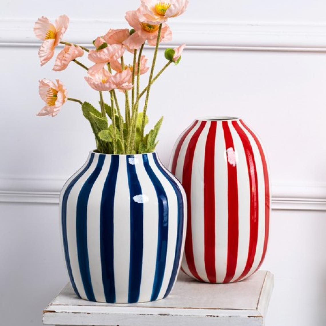 Karaca Home Bevel Dekoratif Vazo Kırmızı