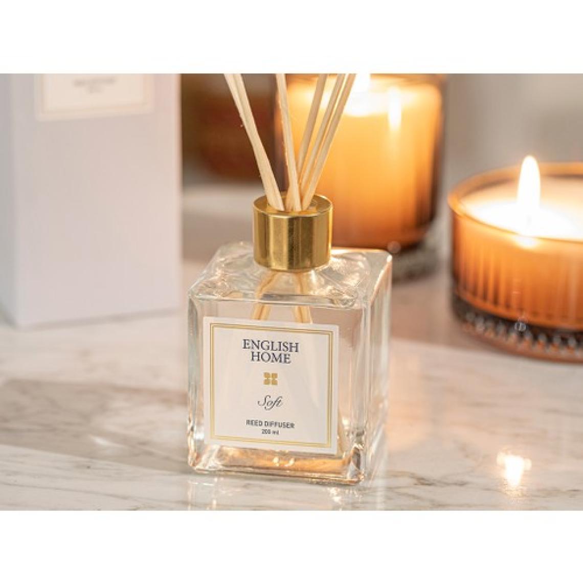 English Home Soft Çubuklu Oda Kokusu - Frenk Üzümü, Elma, Gül, Manolya ve Sandalağacı Aromaları, 200 ml, Lila Dekoratif Şişe