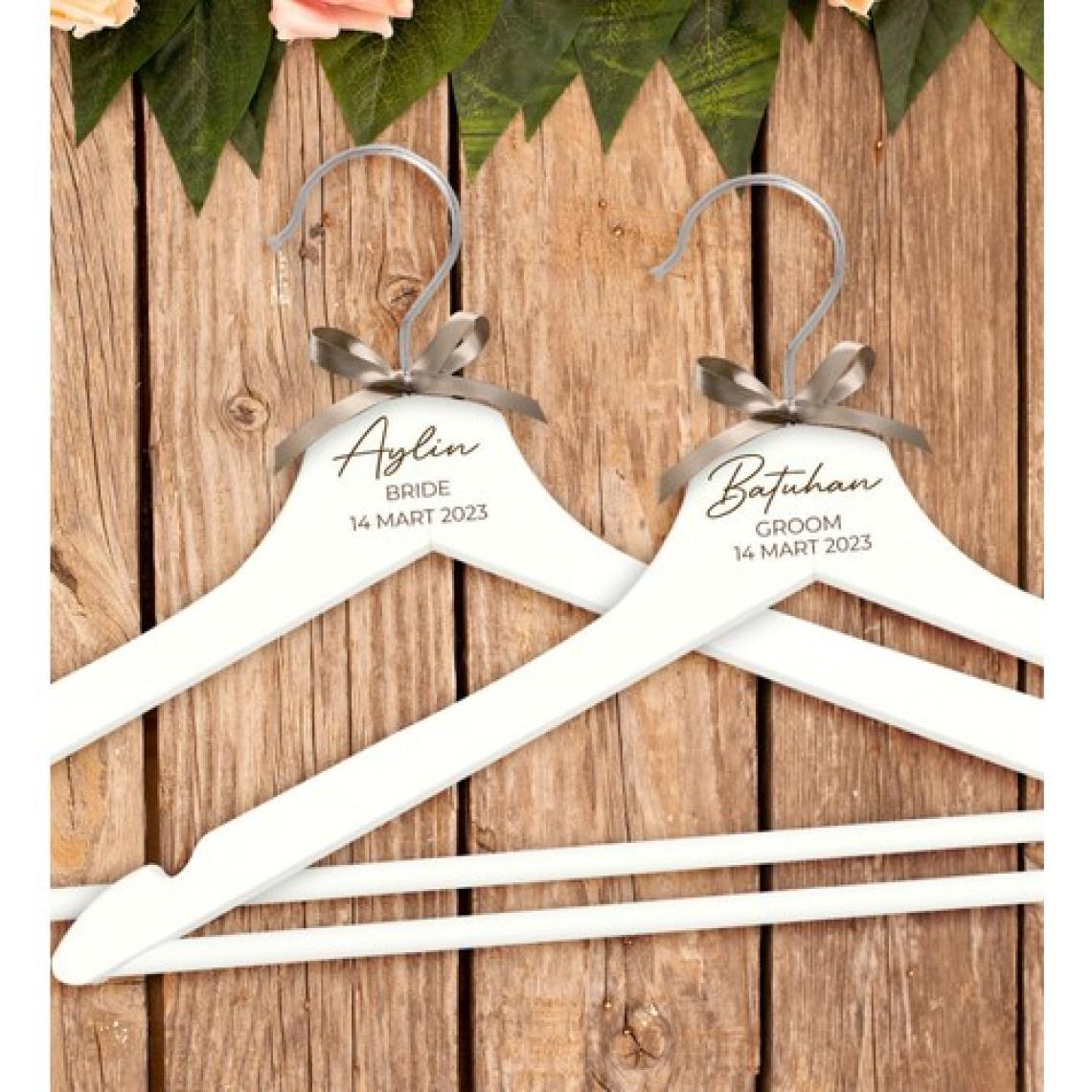 Bk Gift Kişiye Özel Gelin-Damat Ahşap 2’li Düğün Elbise Askısı, Gelinlik Askısı, Damat Askısı, Düğün Hediyesi, Yetişkin Kıyafet Askısı