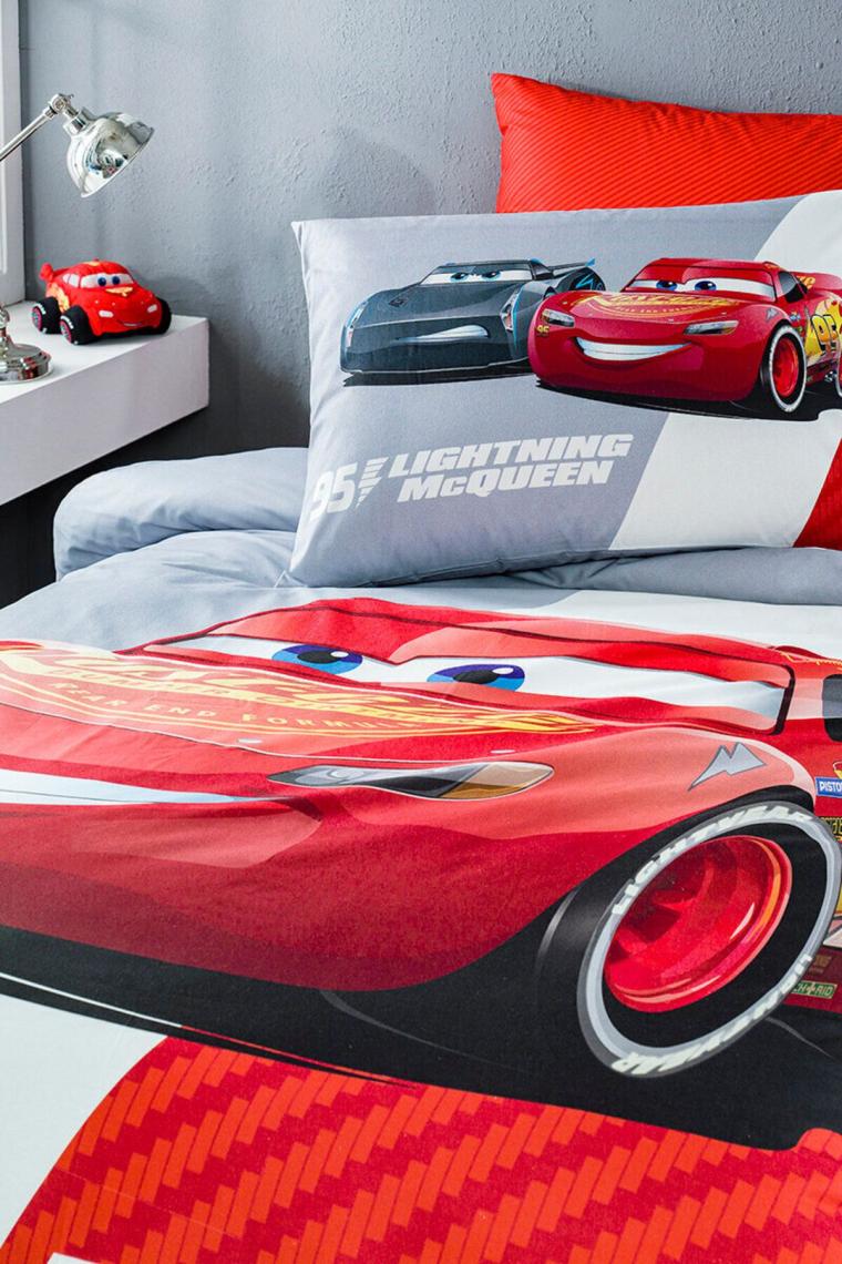 Cars Piston Cup Tek Kişilik Disney Lisanslı Lastikli Fitted Çarşaf Çocuk Nevresim Takımı