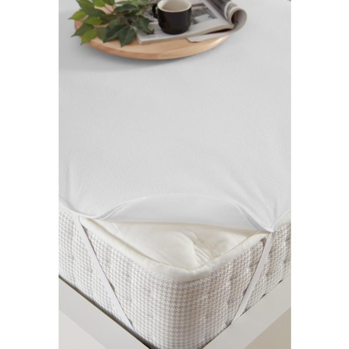 Decovilla 60 x 120 Pamuk Bebek Alezi Köşe Lastikli Sıvı Geçirmez