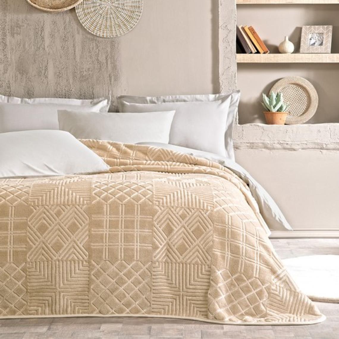 Yataş Bedding Nova Çift Kişilik Emboss Battaniye - Kum Beji