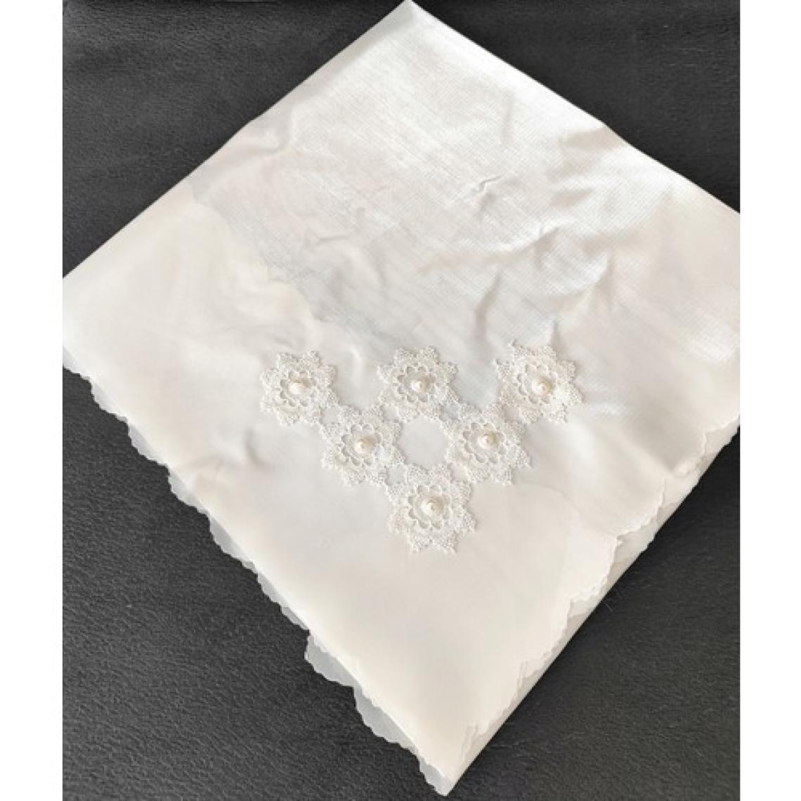 Dilex Bohça Çeyizlik Bohça Gelin Bohçası Damat Bohçası Saten Beyaz Incili Oyalı  90X90 Ölçüsünde