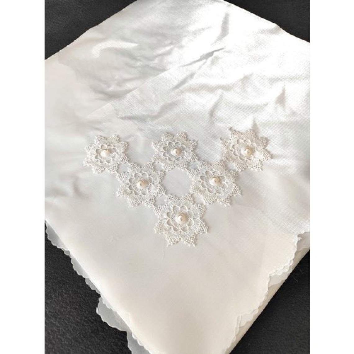 Dilex Bohça Çeyizlik Bohça Gelin Bohçası Damat Bohçası Saten Beyaz Incili Oyalı  90X90 Ölçüsünde
