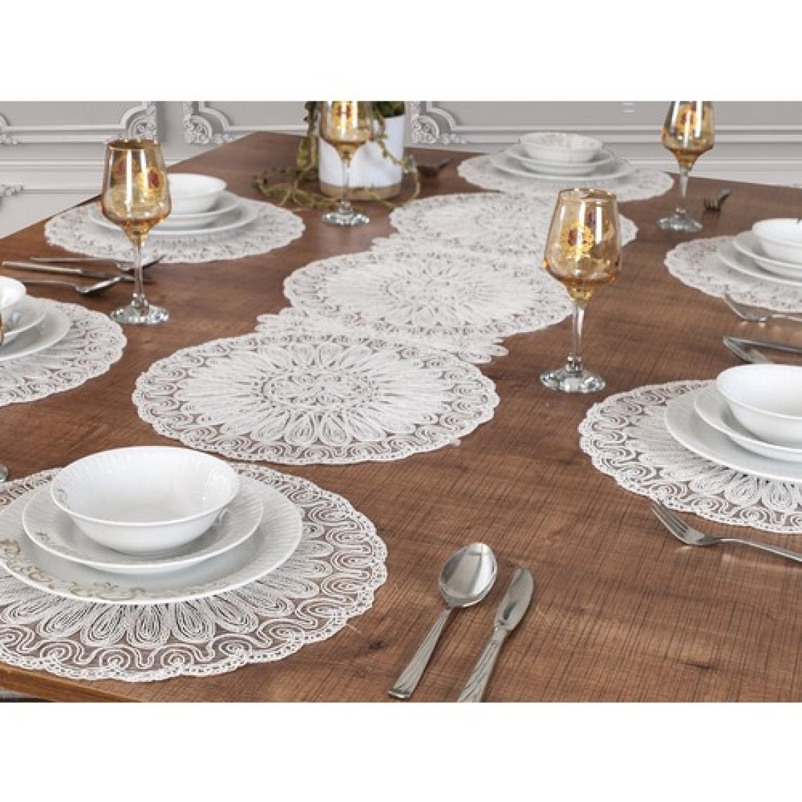Tropik Home Amerikan Servis Nakışlı Supla ve Runner Seti 6 Kişilik Set Kırık Beyaz Renk Masa ve Sunum Takımı