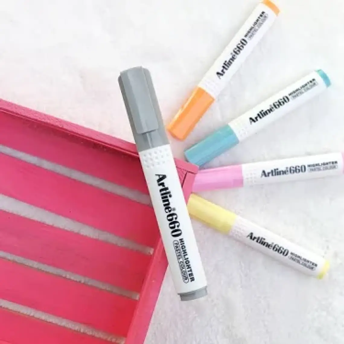 Artline 660 Fosforlu Kalem Pastel Gri 1,0-4,0 mm Kesik Uç – Tekli, Desensiz, Ofis ve Okul Kullanımına Uygun