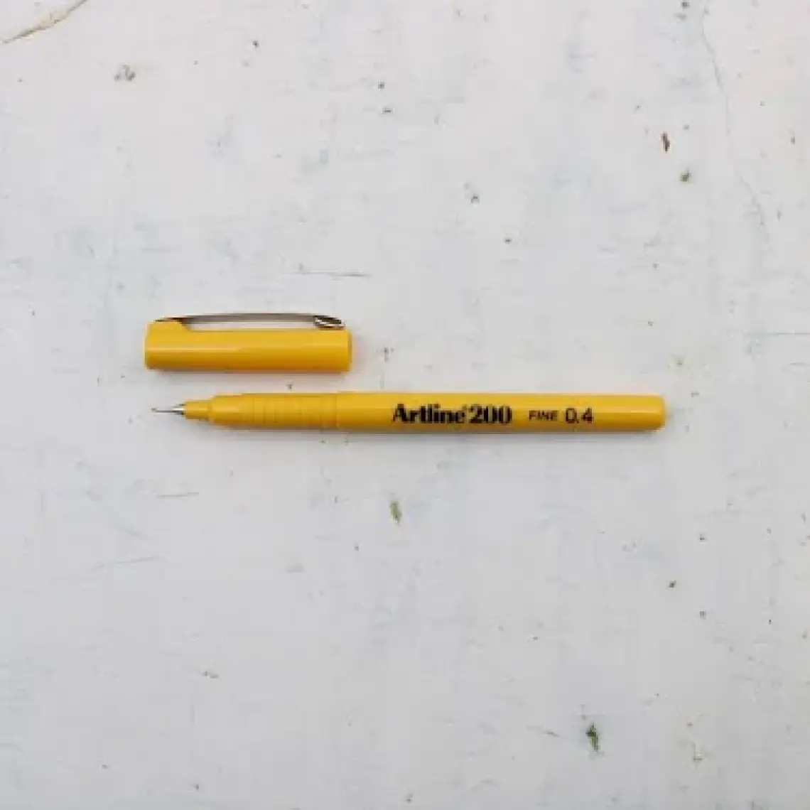 Artline 200 Fineliner 0.4mm Ince Uçlu Yazı ve Çizim Kalemi Siyah