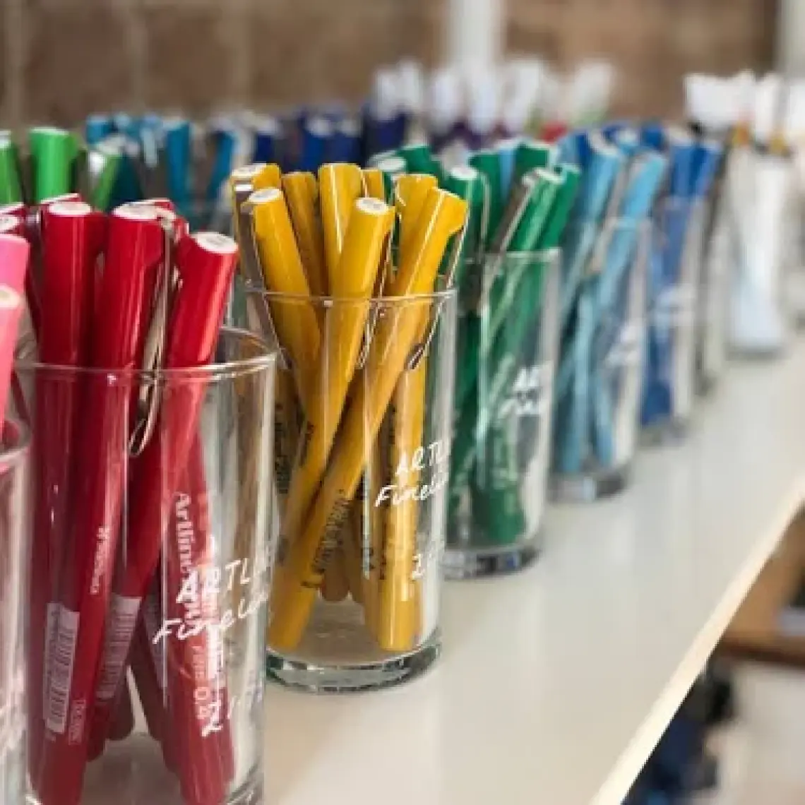 Artline 200 Fineliner 0.4mm Ince Uçlu Yazı ve Çizim Kalemi Siyah