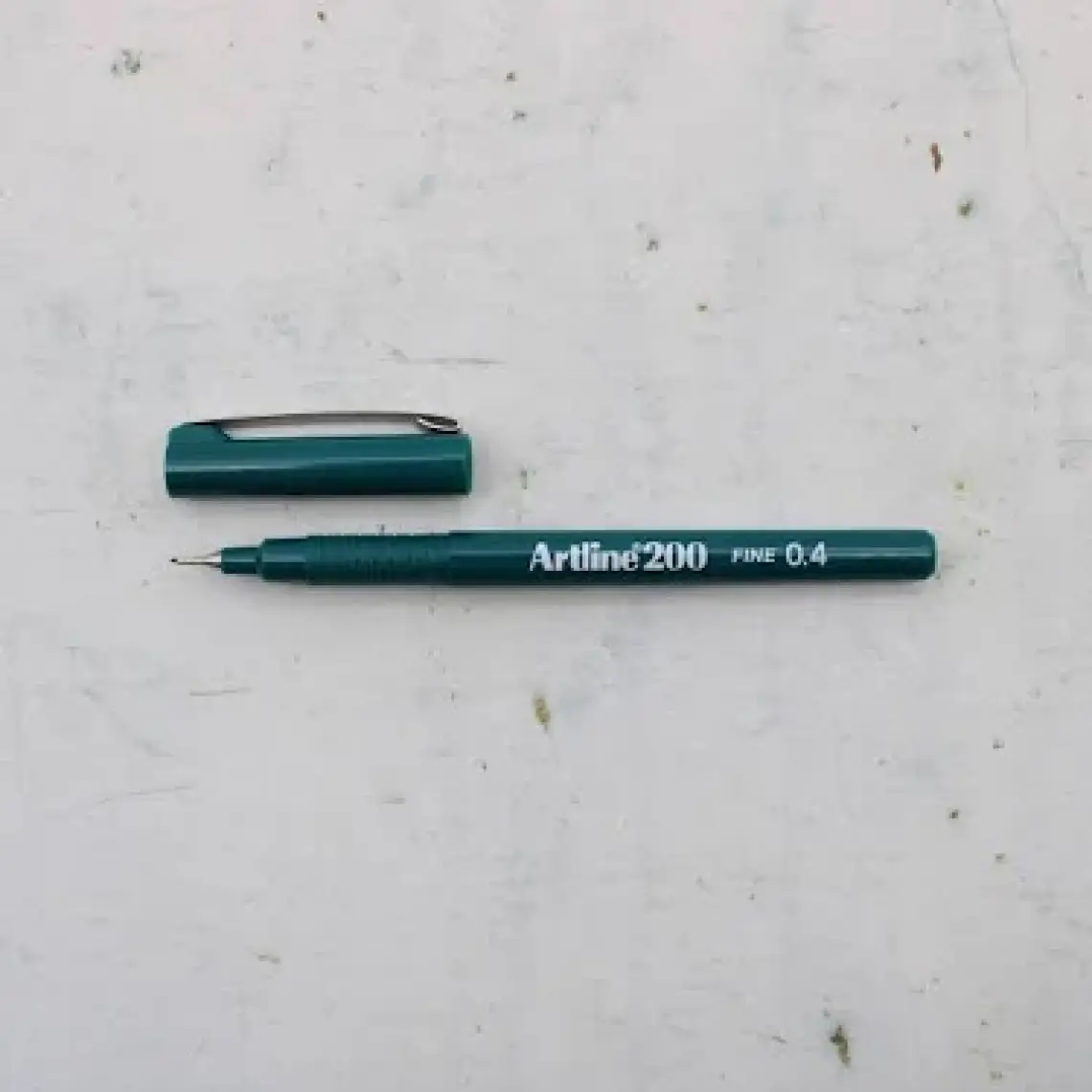 Artline 200 Fineliner 0.4mm Ince Uçlu Yazı ve Çizim Kalemi Siyah
