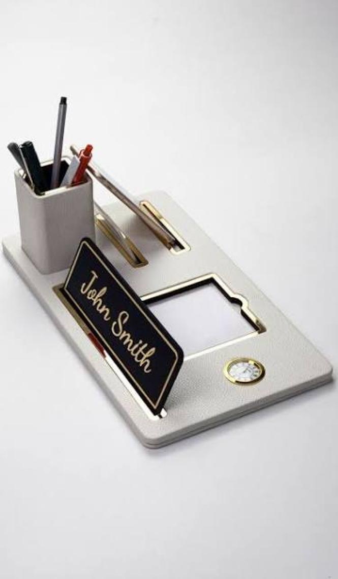 Turgut Office Masaüstü Isimliği Deri Organizer Beyaz Gold Detaylı Saat ve Kalemlikli
