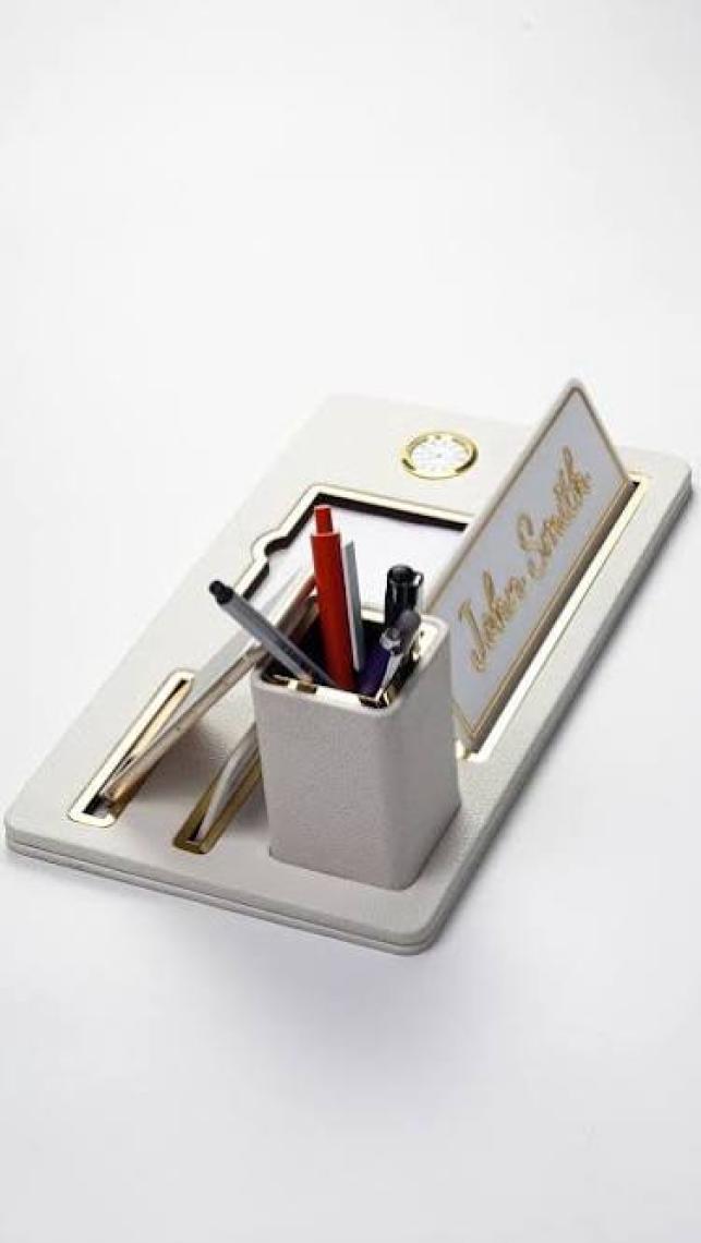 Turgut Office Masaüstü Isimliği Deri Organizer Beyaz Gold Detaylı Saat ve Kalemlikli