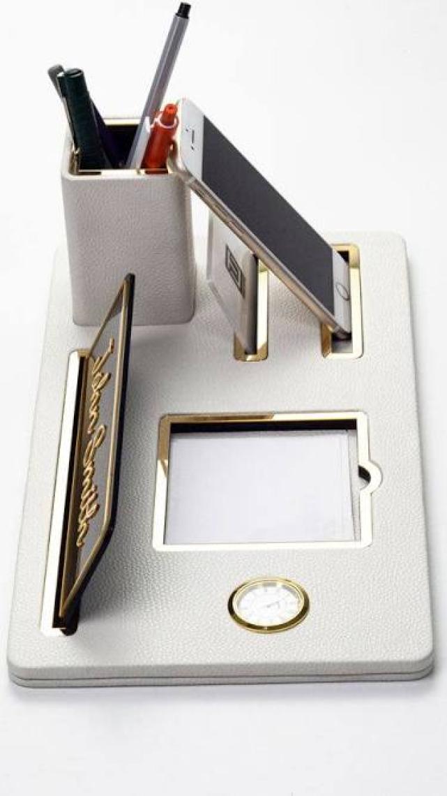 Turgut Office Masaüstü Isimliği Deri Organizer Beyaz Gold Detaylı Saat ve Kalemlikli
