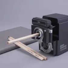 Deli Fotoğraf Makinası Siyah Masa Üstü Kalem Traş No:10