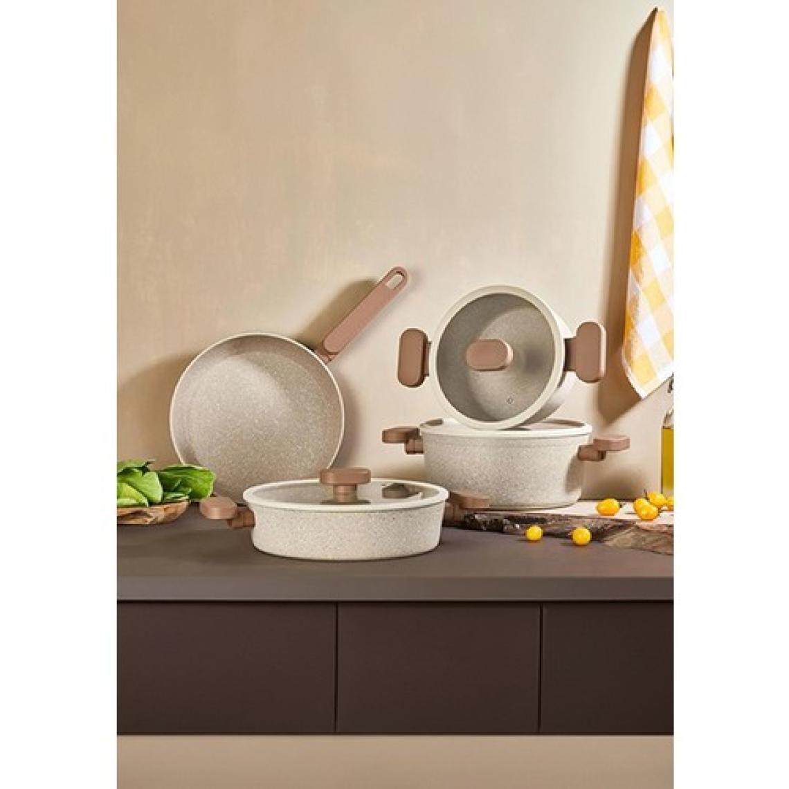 Lavonni 28 Cm Basık Silikon Kenarlı Cam Kapak Granit Tencere