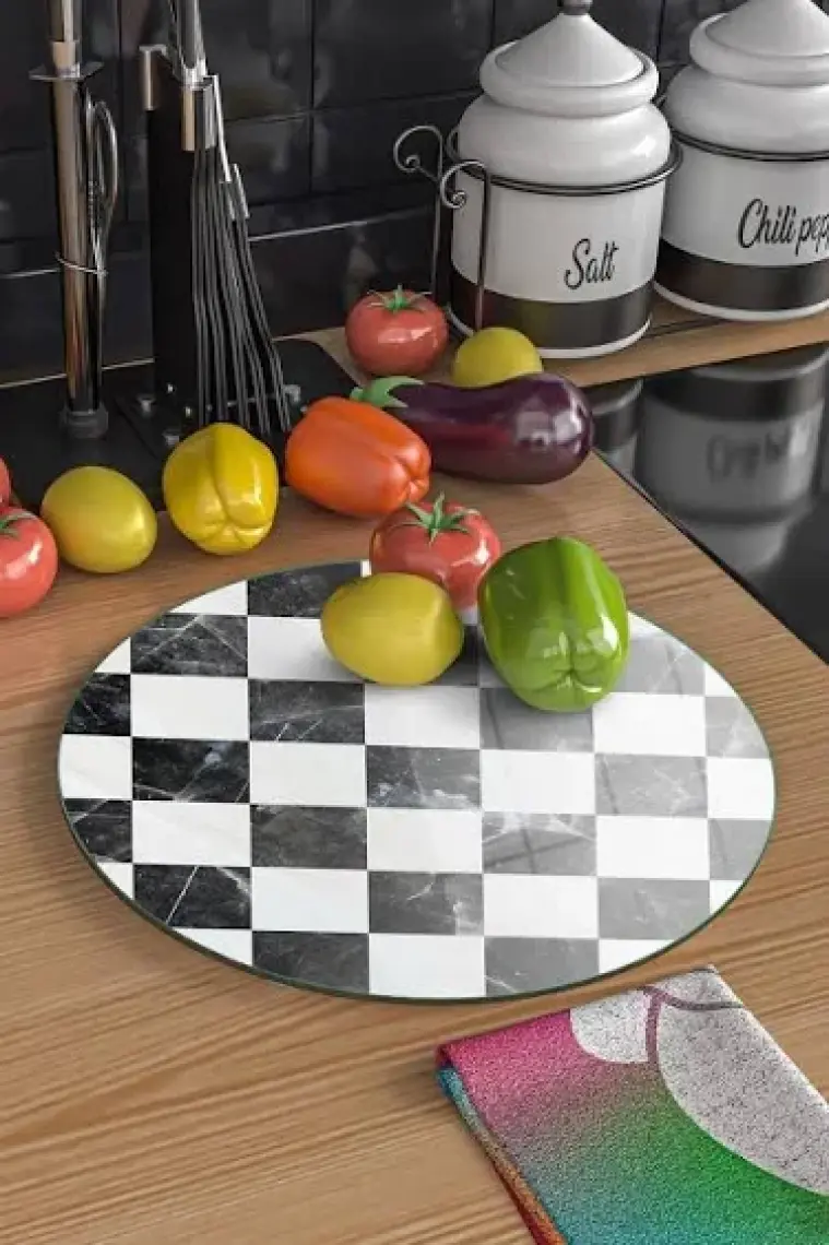 Decovetro Cam Kesme Tahtası Yuvarlak Siyah Beyaz Kare Desenli 30X30 cm