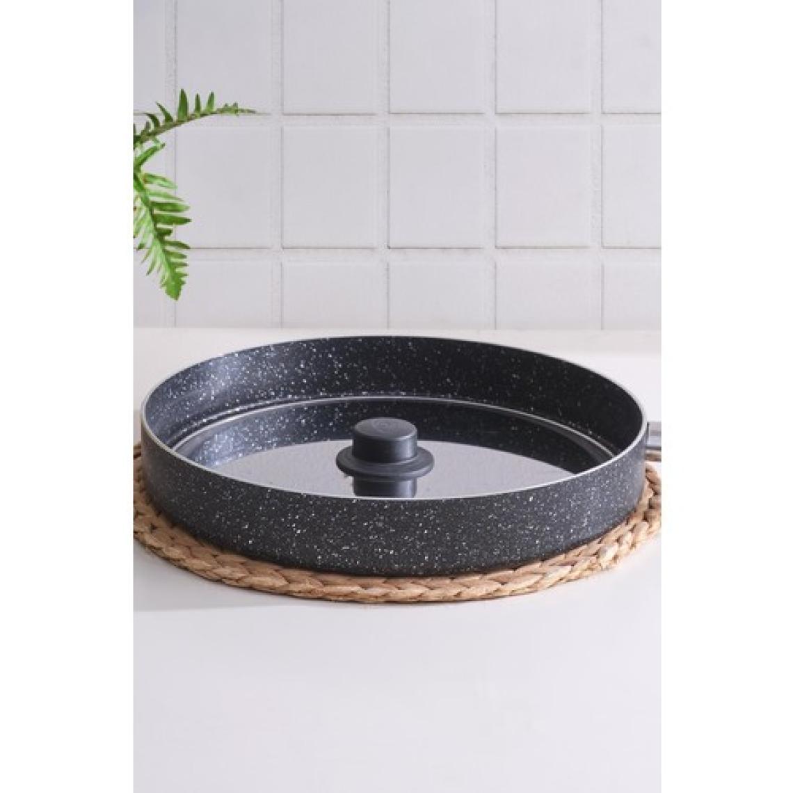 MaisonArt Balık Tavası 34 cm Kapaklı Tava Granit Bazlama Börek Tavası