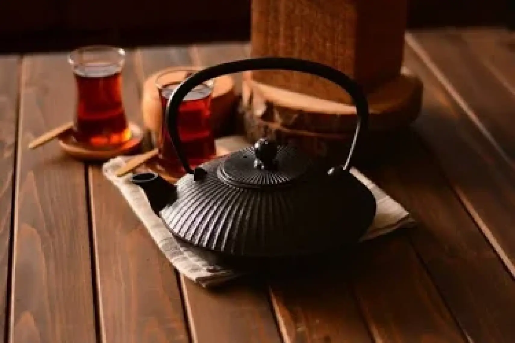 Taşev T0587 Mate Döküm Demlik 1150 ml Siyah çaydanlık