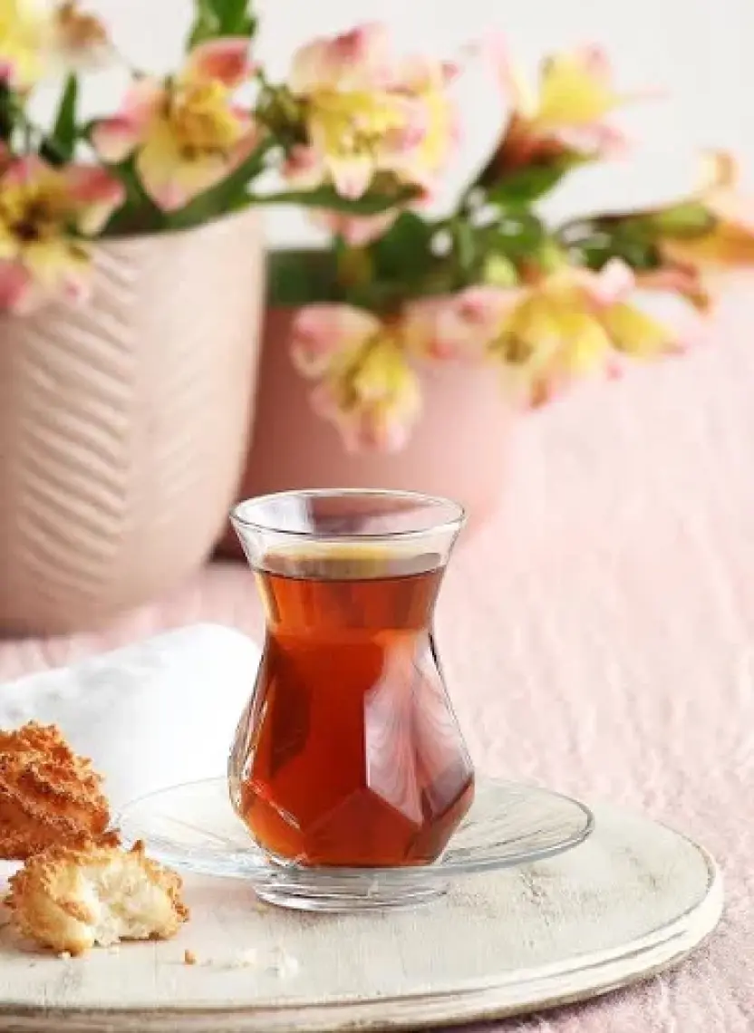 Alya Serisi 12 Parça Şeffaf Çay Bardağı ve Tabak Seti - Lav Cam Desenli